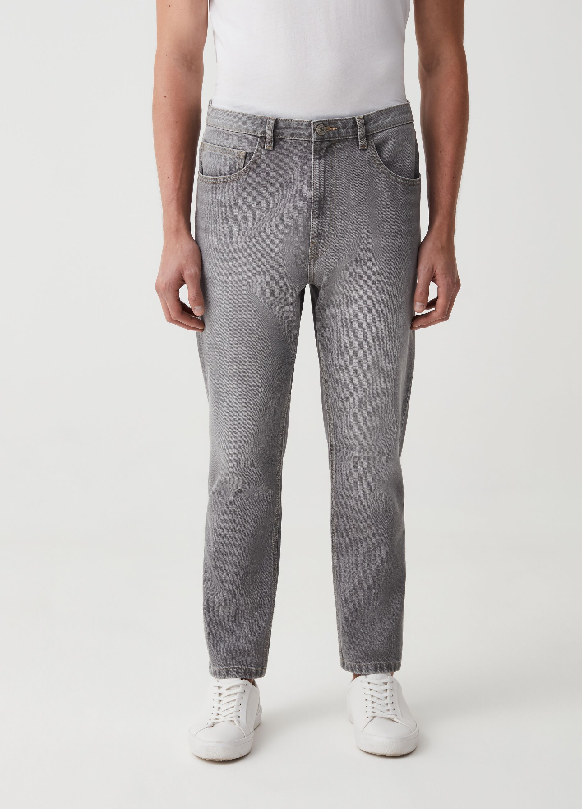 Men's Carrot Fit Jeans | Tapered Jeans | PULL&BEAR